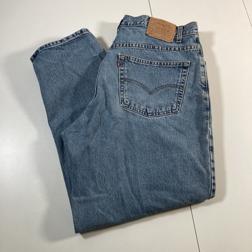 Vintage Levi's 560 Jeans 38x30 Blue Light Wash Relaxed Baggy 90s Y2K (Tag 40x30)
